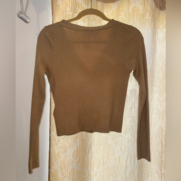 H&M DIVIDED tan colored cardigan. - Picture 2 of 4